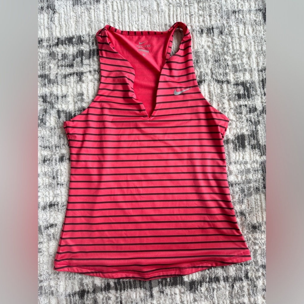 Nike Women's Tennis Shirt. Size Medium.
